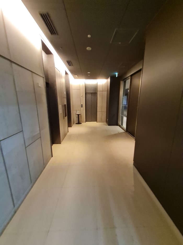 photo of the elevator of Daiwa Roynet Hotel Tokyo Kyobashi